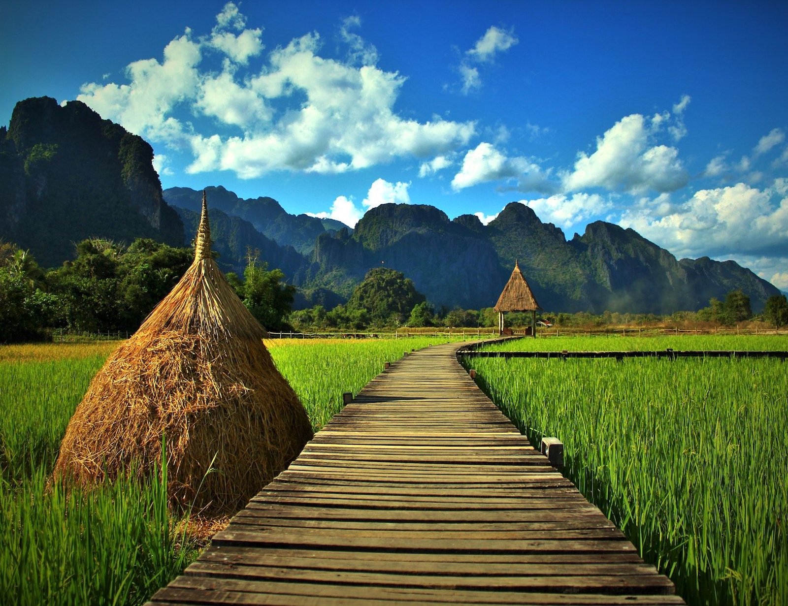 Hanoi Cycling To Luang Prabang via Ho Chi Minh Trails 19 Days